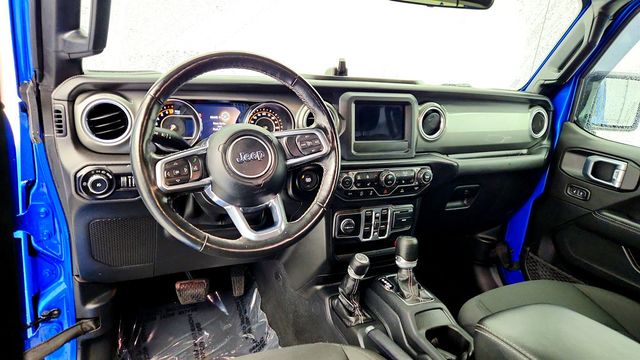 2021 Jeep Wrangler Unlimited Sahara 4x4 with Sky One-Touch Power Top - 22961919 - 11