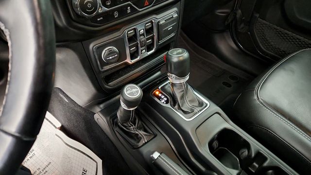 2021 Jeep Wrangler Unlimited Sahara 4x4 w/ Sky One-Touch Power-Top & 4C Navigation - 22951230 - 15