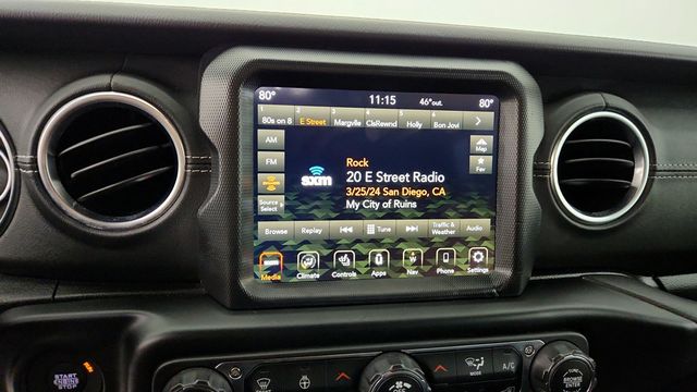 2021 Jeep Wrangler Unlimited Sahara 4x4 w/ Sky One-Touch Power-Top & 4C Navigation - 22951230 - 17