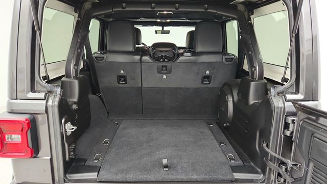 2021 Jeep Wrangler Unlimited Sahara 4x4 w/ Sky One-Touch Power-Top & 4C Navigation - 22951230 - 21