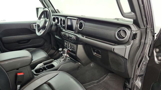 2021 Jeep Wrangler Unlimited Sahara 4x4 w/ Sky One-Touch Power-Top & 4C Navigation - 22951230 - 24