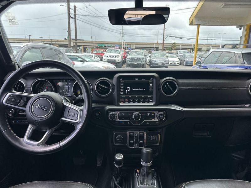 2021 Jeep Wrangler Unlimited Sahara 4xe - 23030822 - 13