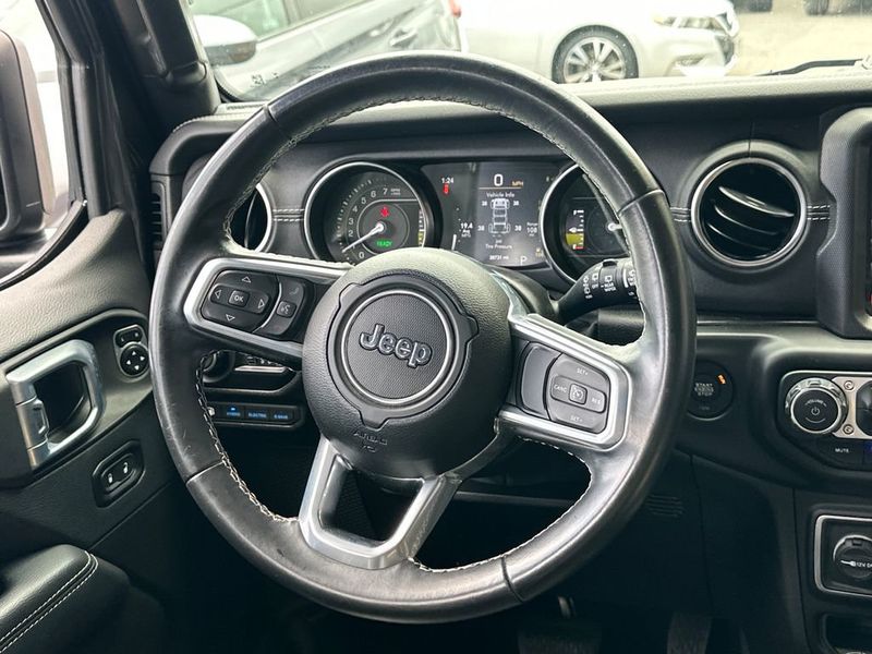 2021 Jeep Wrangler Unlimited Sahara 4xe - 23030822 - 17