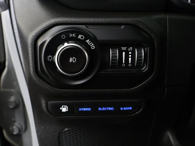 2021 Jeep Wrangler Unlimited Sahara 4xe - 22915437 - 32