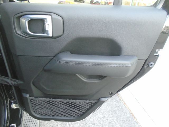 2021 Jeep Wrangler Unlimited Sahara Altitude 4x4 - 22946563 - 30