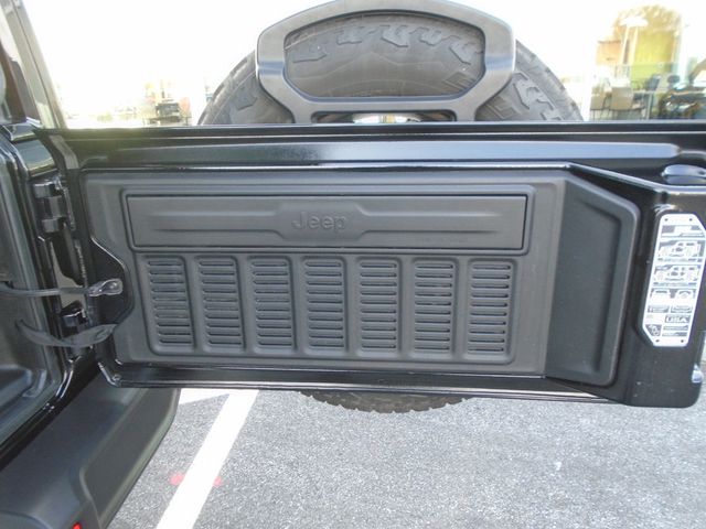 2021 Jeep Wrangler Unlimited Sahara Altitude 4x4 - 22946563 - 43