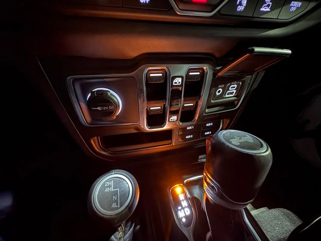 2021 Jeep Wrangler Unlimited Sahara High Altitude - 22960902 - 19