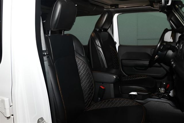 2021 Jeep Wrangler Unlimited Sahara High Altitude - 22980258 - 23