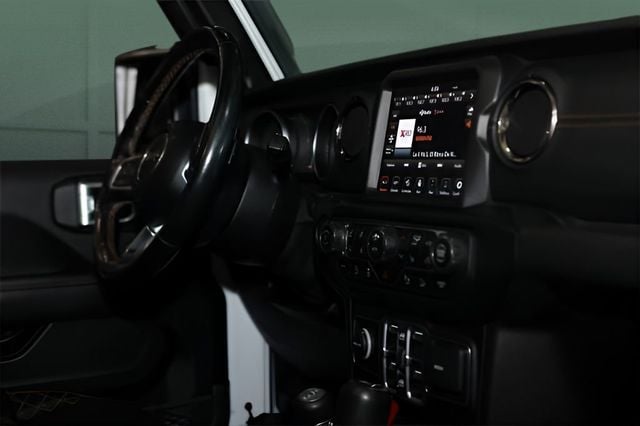 2021 Jeep Wrangler Unlimited Sahara High Altitude - 22980258 - 24