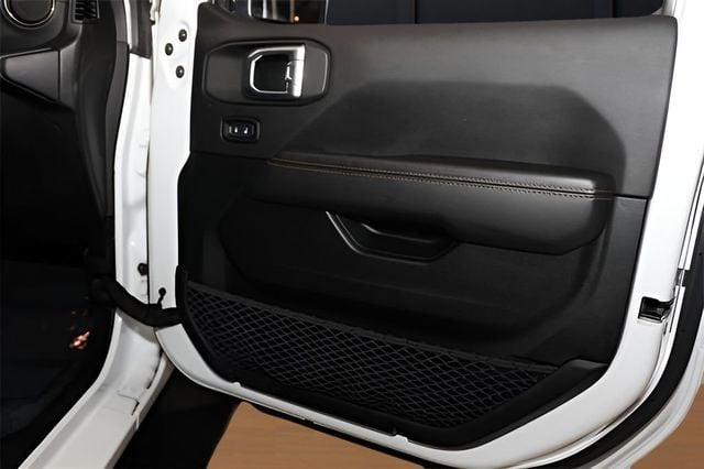 2021 Jeep Wrangler Unlimited Sahara High Altitude - 22980258 - 25