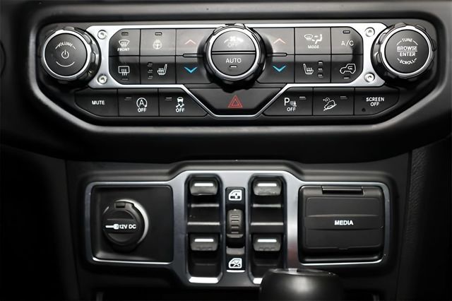 2021 Jeep Wrangler Unlimited Sahara High Altitude - 22980258 - 32