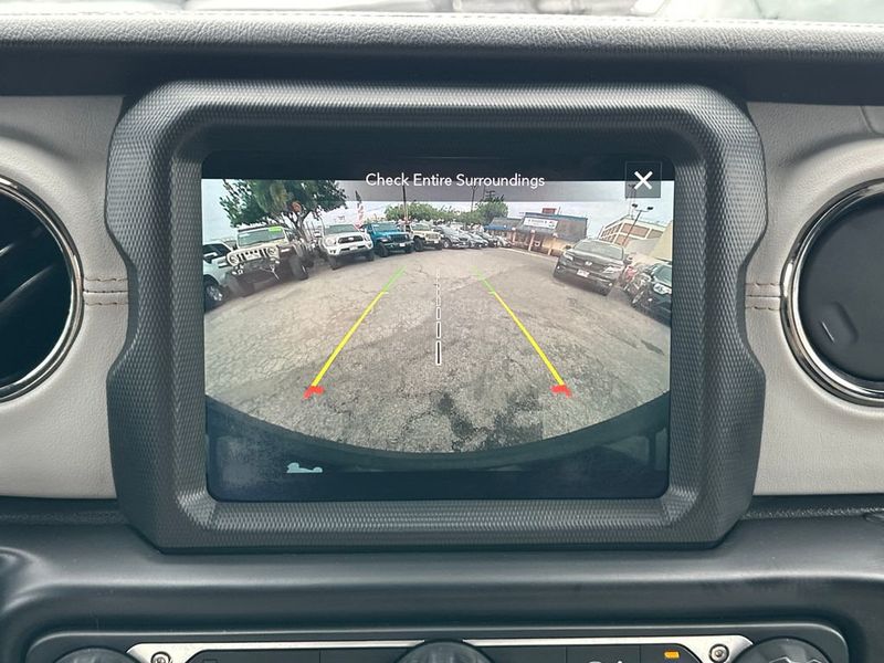 2021 Jeep Wrangler Unlimited Sahara High Altitude 4xe - 22962519 - 18