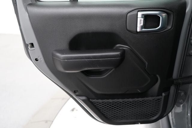 2021 Jeep Wrangler Unlimited Sport - 23080180 - 31