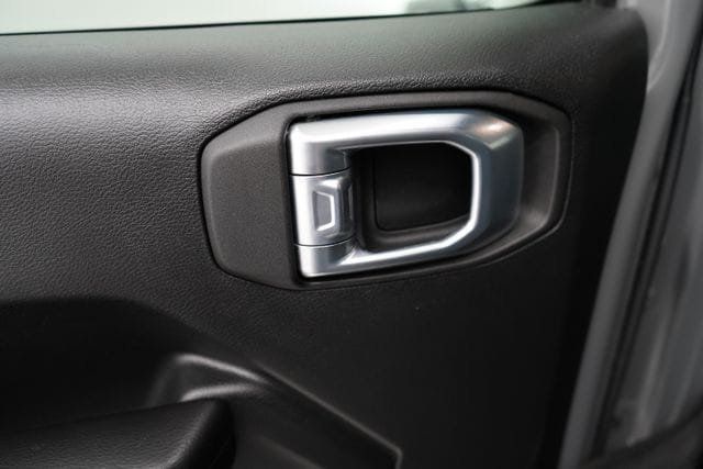 2021 Jeep Wrangler Unlimited Sport - 23080180 - 32