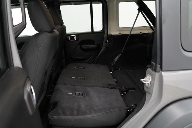 2021 Jeep Wrangler Unlimited Sport - 23080180 - 34