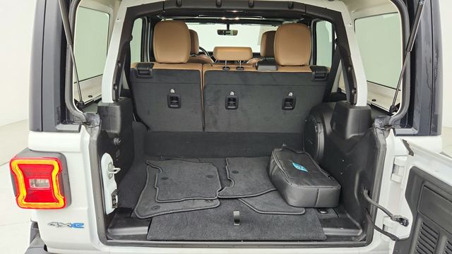 2021 Jeep Wrangler 4xe Unlimited Sahara 4x4 with Hardtop & Cold Weather Group - 22949783 - 21