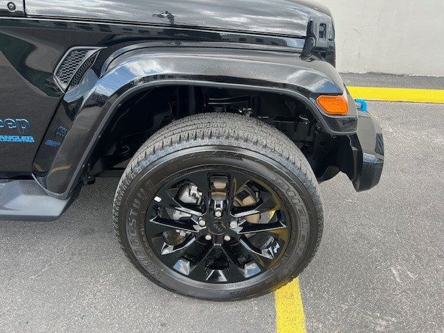 2021 Jeep Wrangler 4xe Unlimited Sahara High Altitude 4x4 - 22422251 - 24