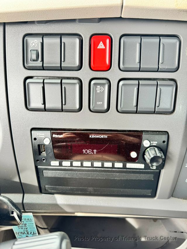 2021 Kenworth KW K270 NON CDL STAKE JUST 39k MI! UNDER 26k GVW 6.7 TURBO DIESEL! NON CDL AIR BRAKES! - 22992290 - 48