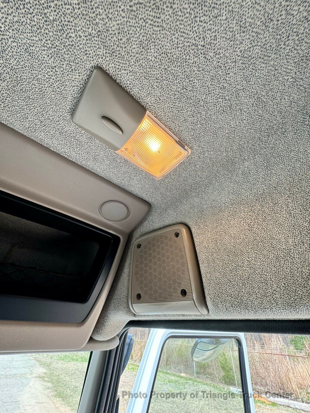 2021 Kenworth KW K270 NON CDL STAKE JUST 39k MI! UNDER 26k GVW 6.7 TURBO DIESEL! NON CDL AIR BRAKES! - 22992290 - 69