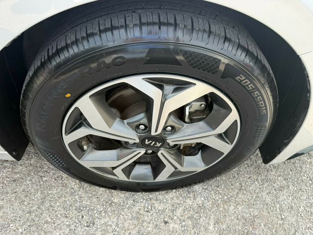 2021 Kia Forte EX IVT - 23049270 - 16