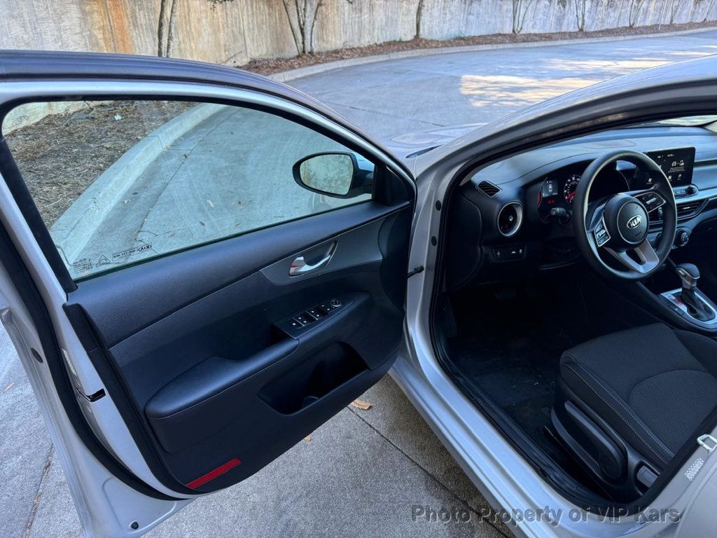 2021 Kia Forte FE IVT - 22982328 - 8