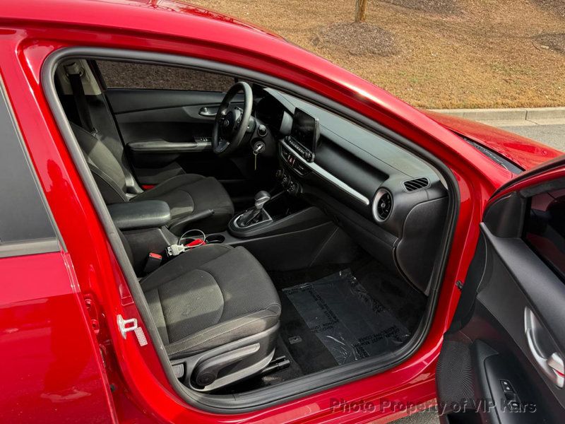 2021 Kia Forte FE IVT - 22985528 - 14