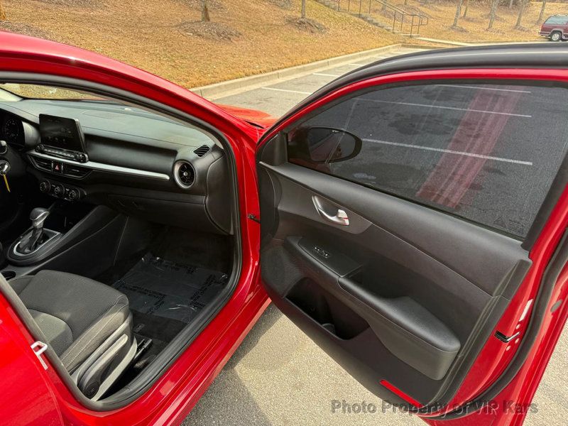 2021 Kia Forte FE IVT - 22985528 - 15