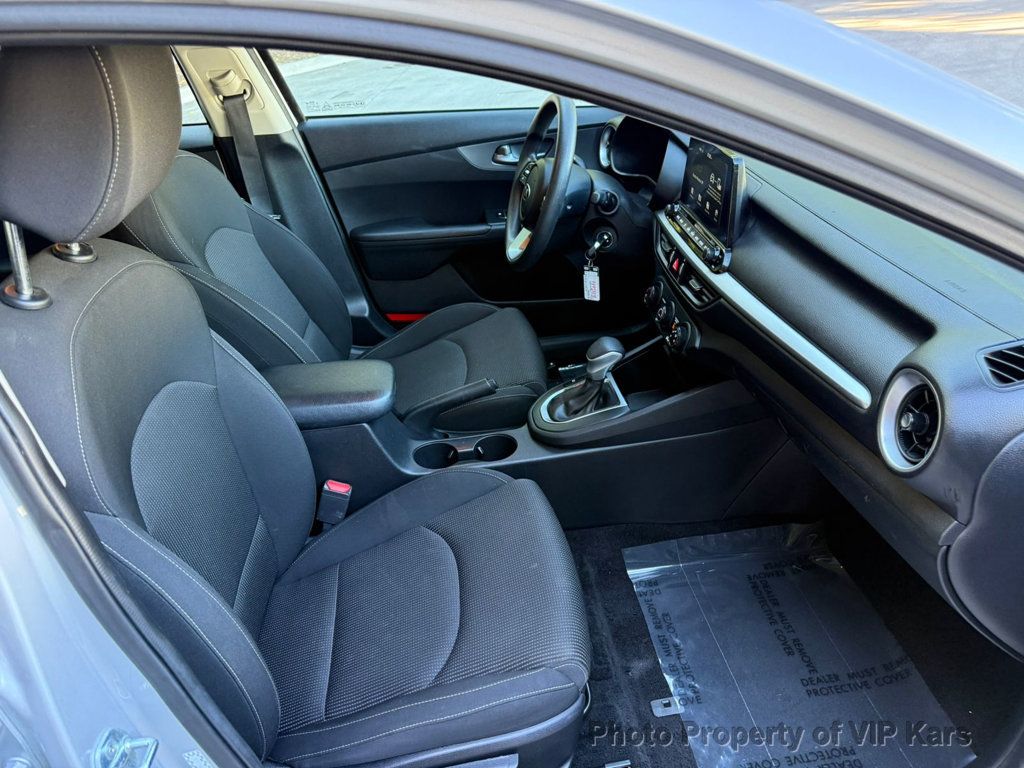 2021 Kia Forte FE IVT - 23011909 - 11