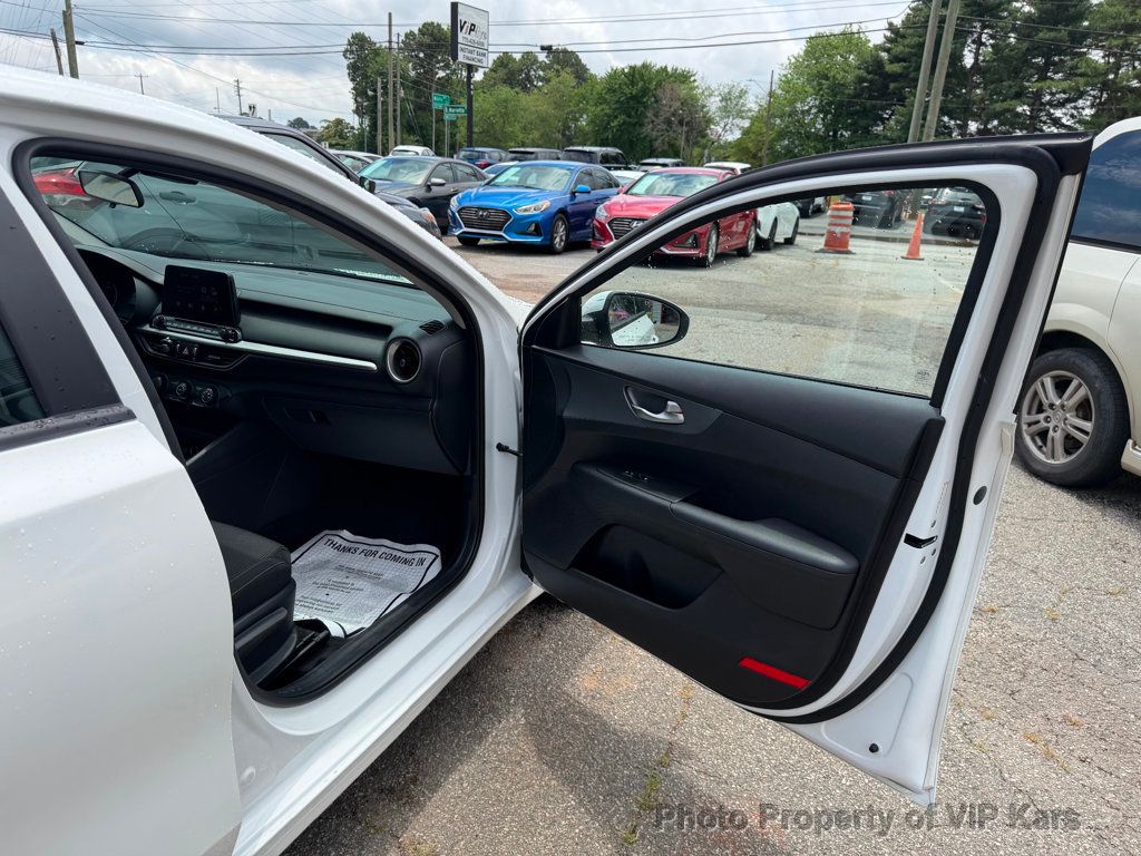 2021 Kia Forte FE IVT - 23031471 - 11