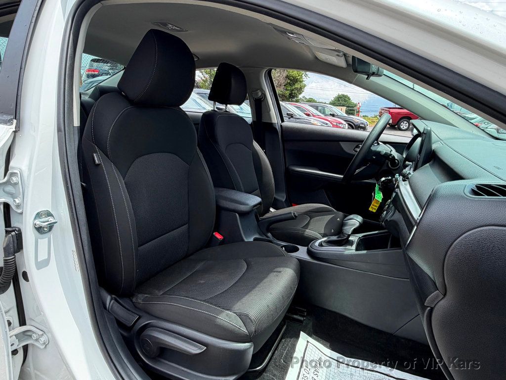 2021 Kia Forte FE IVT - 23031471 - 15