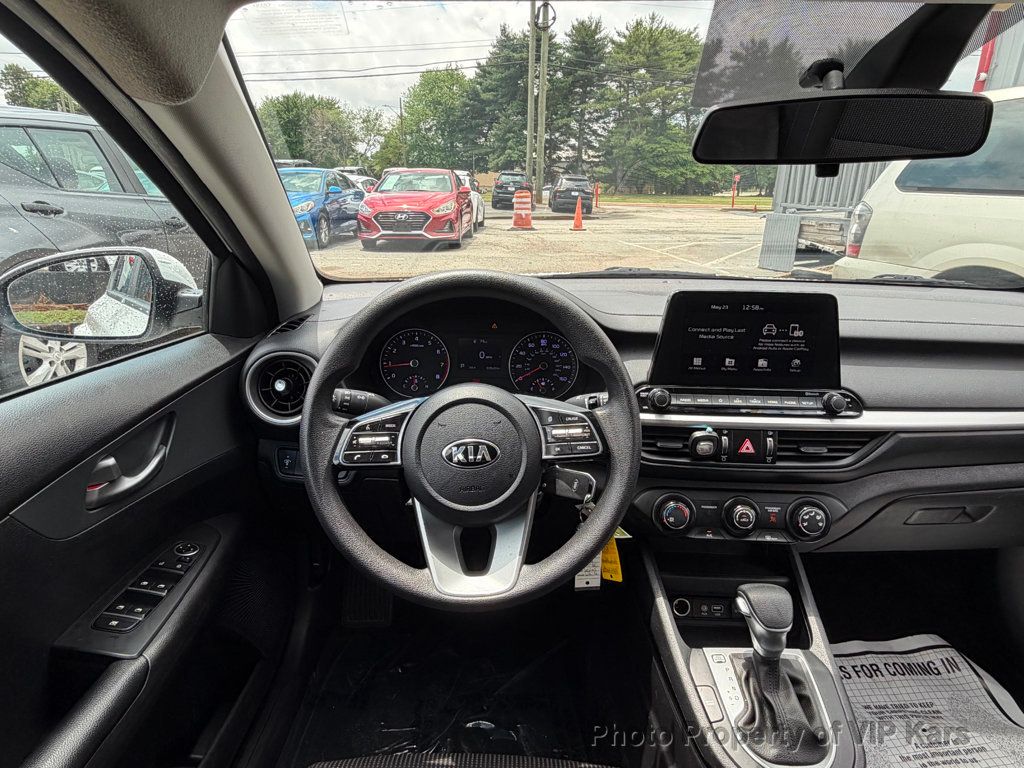 2021 Kia Forte FE IVT - 23031471 - 17