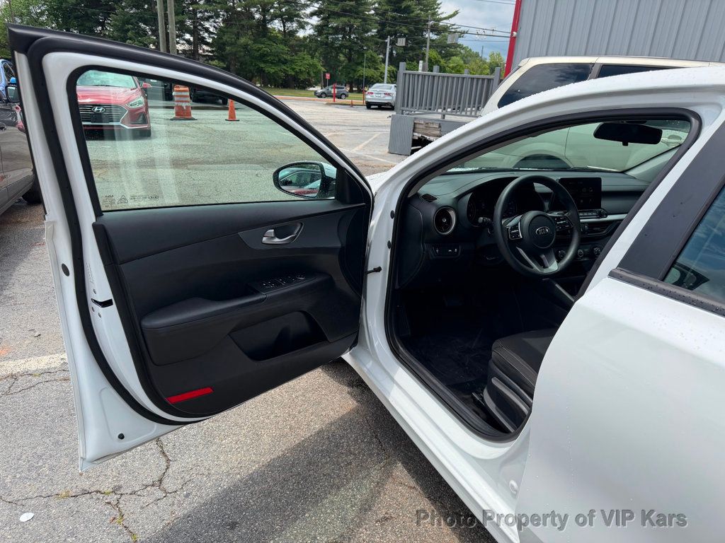 2021 Kia Forte FE IVT - 23031471 - 8