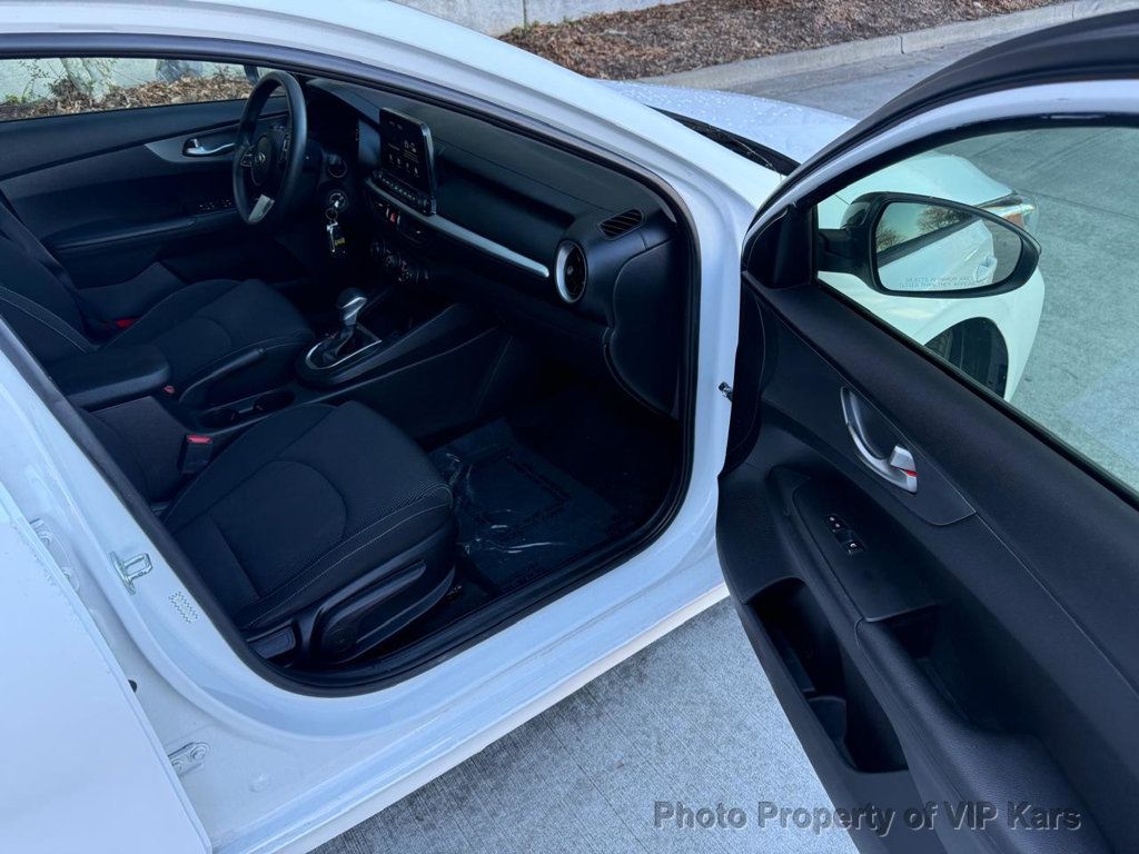 2021 Kia Forte LXS IVT - 22972341 - 9