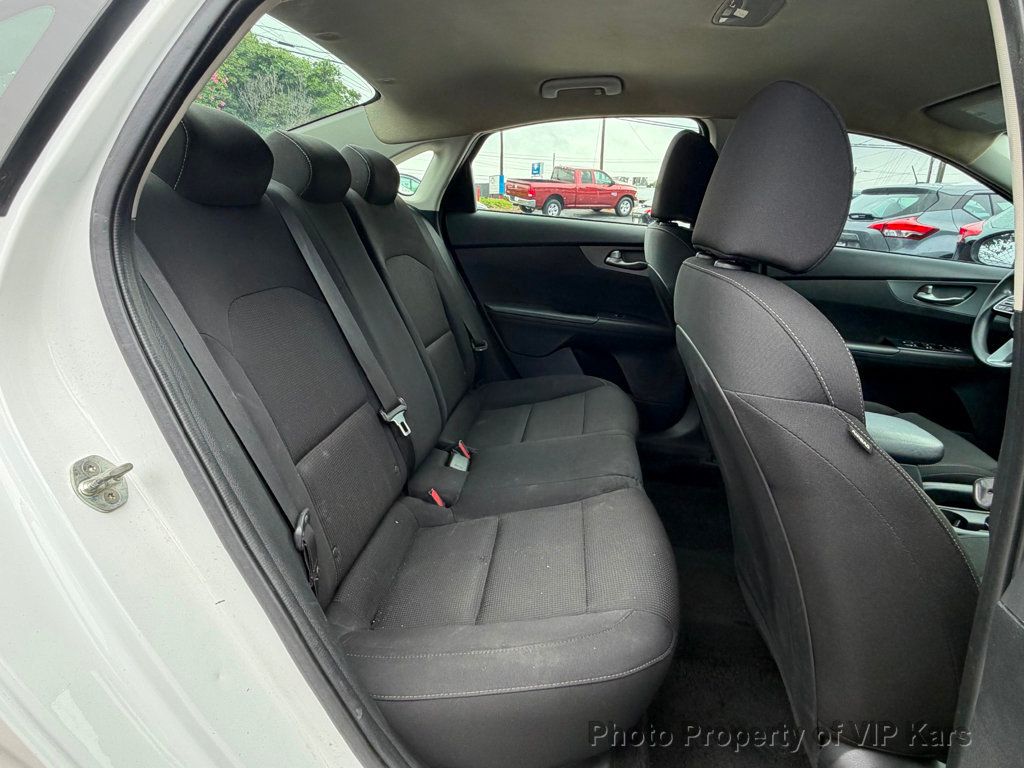 2021 Kia Forte LXS IVT - 23037797 - 14