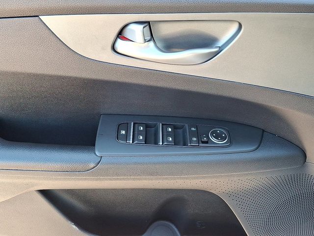 2021 Kia Forte LXS IVT - 22983319 - 11