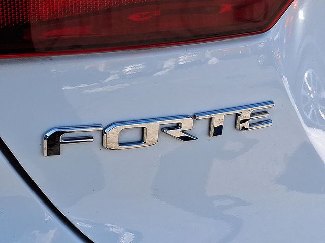 2021 Kia Forte LXS IVT - 22983319 - 28