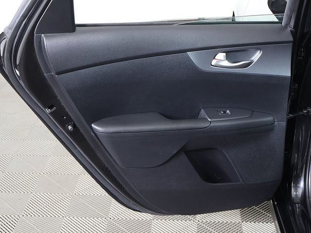 2021 Kia Forte LXS IVT - 22948927 - 13