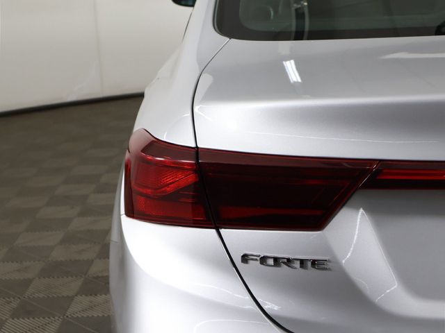 2021 Kia Forte LXS IVT - 23088217 - 11