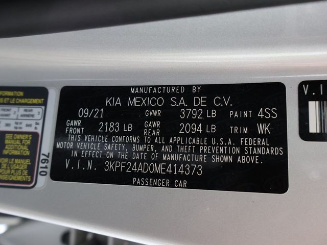 2021 Kia Forte LXS IVT - 23088217 - 42