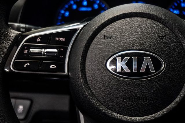 2021 Kia Forte LXS IVT - 23037867 - 13