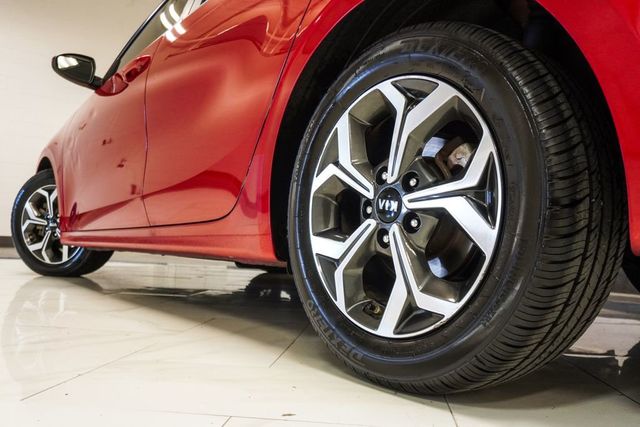 2021 Kia Forte LXS IVT - 23037867 - 30