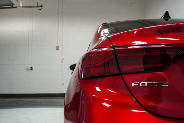 2021 Kia Forte LXS IVT - 23037867 - 34
