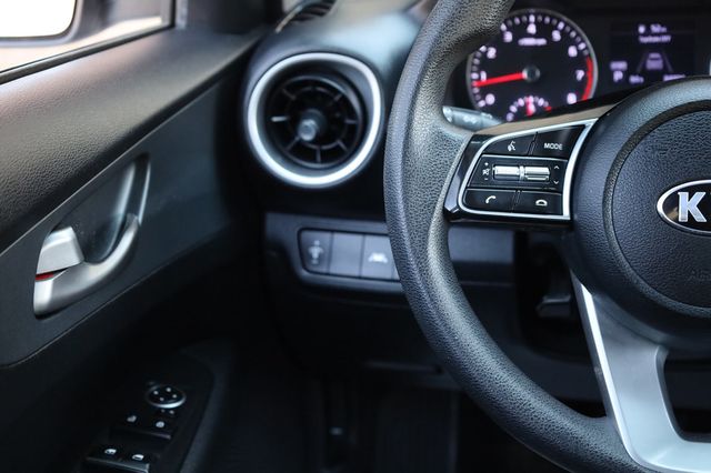 2021 Kia Forte LXS IVT - 23002191 - 26