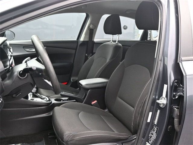 2021 Kia Forte LXS IVT - 22965877 - 10