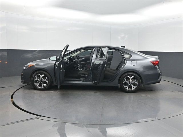 2021 Kia Forte LXS IVT - 22965877 - 37