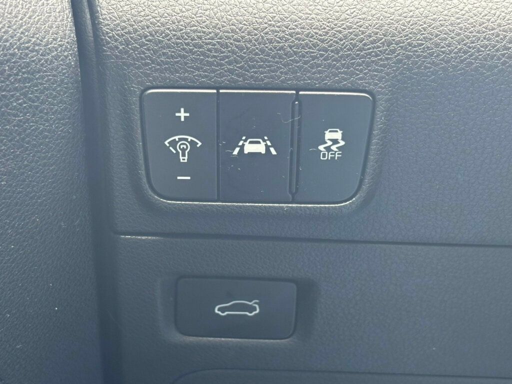 2021 Kia K5 LXS photo 16