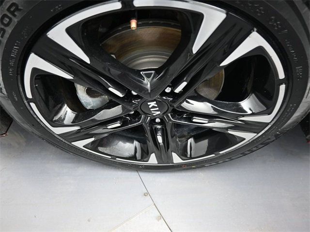 2021 Kia K5 GT-Line photo 13