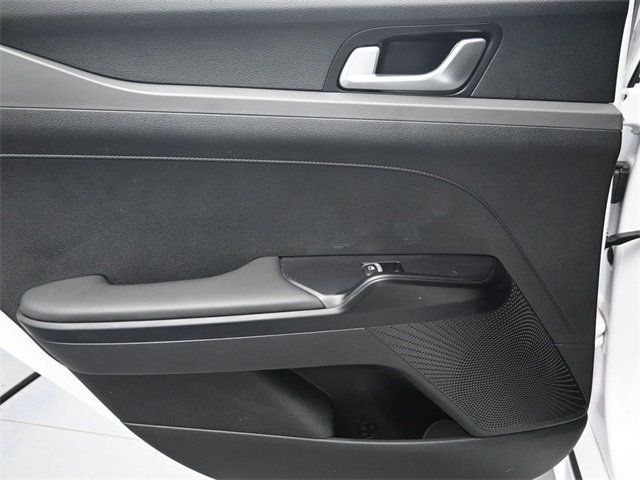 2021 Kia K5 GT-Line photo 10