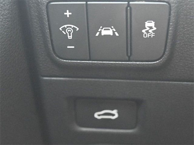 2021 Kia K5 GT-Line photo 24