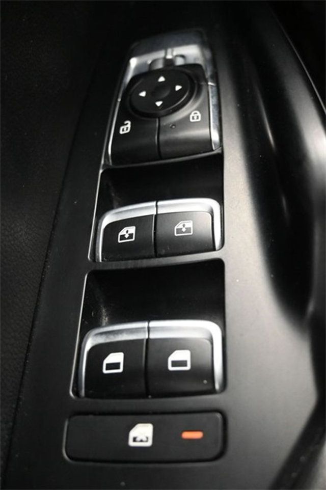 2021 Kia K5 GT-Line photo 25
